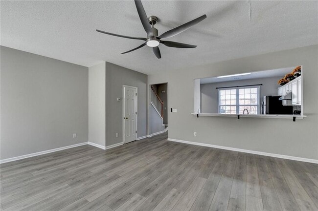 Building Photo - 4061 Howell Park Rd