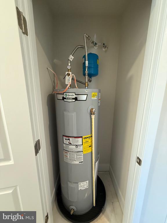 Building Photo - 1670 Lake Placid Dr