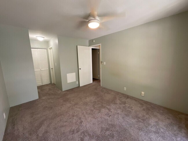 Building Photo - 645 Mananai Pl