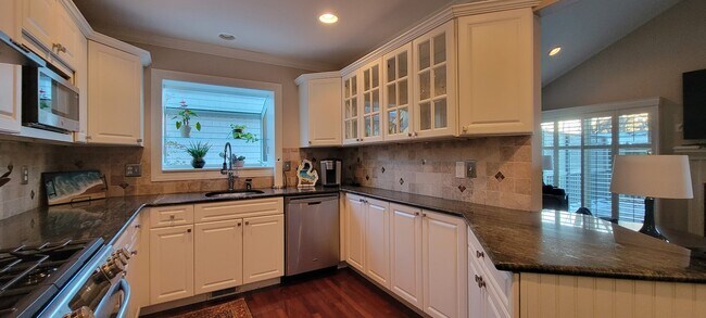 Building Photo - 547 Neff Rd