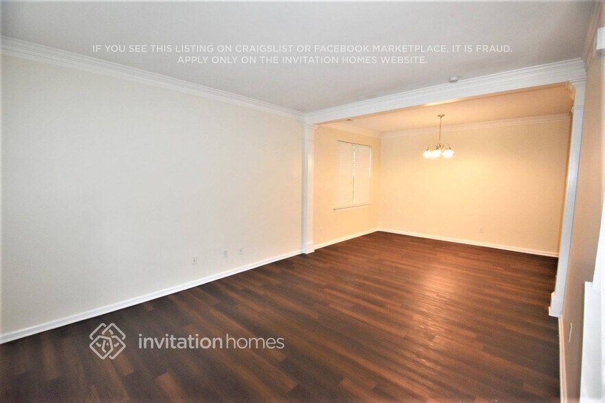Building Photo - 2505 Century Oaks Ln