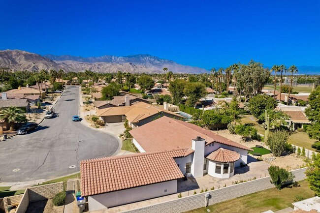 Building Photo - 74830 Waring Ct