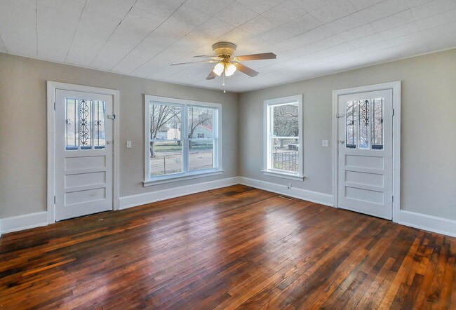 Building Photo - 2 BR 1 BA house for Rent
