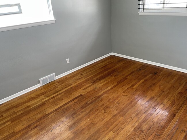 Building Photo - 16127 St Marys St