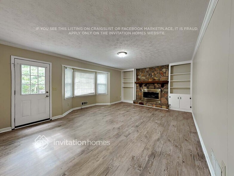 Building Photo - 4524 Queen Anne Ct SE