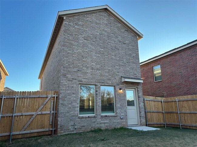 Building Photo - 1927 Wolford Wy