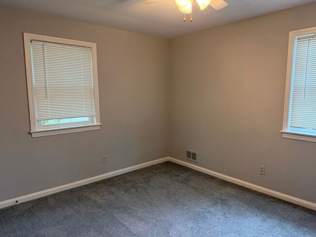 Building Photo - Lovely Renovated Rambler Close to METRO, Parks, Etc.