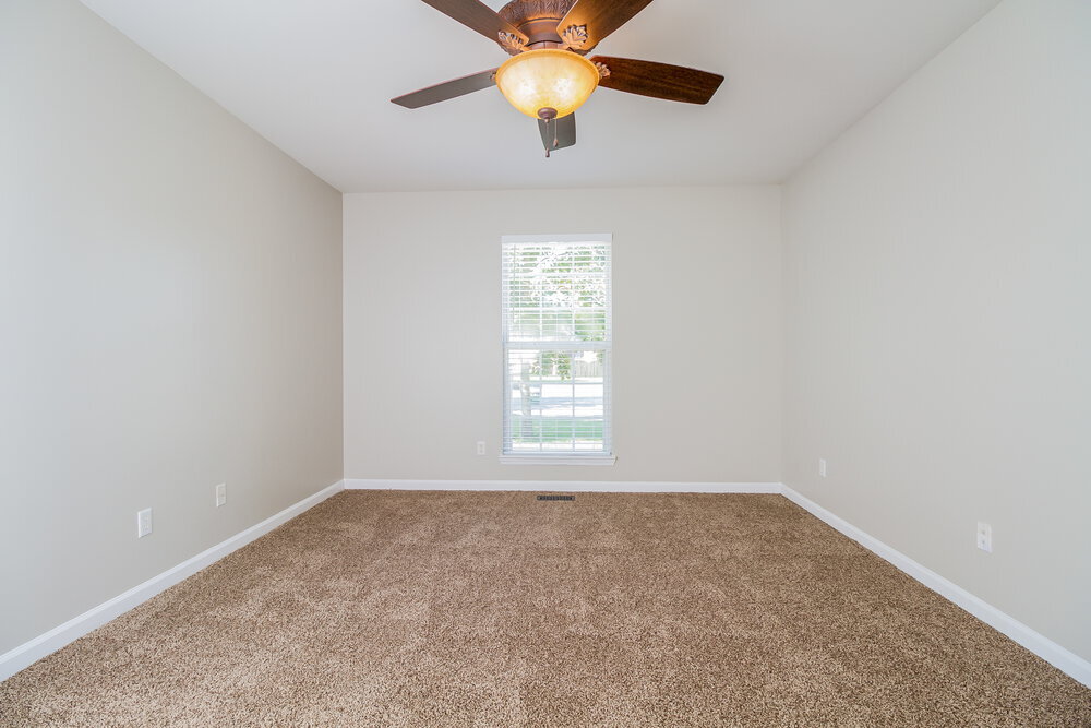 Building Photo - 102 Vera Jean Ct