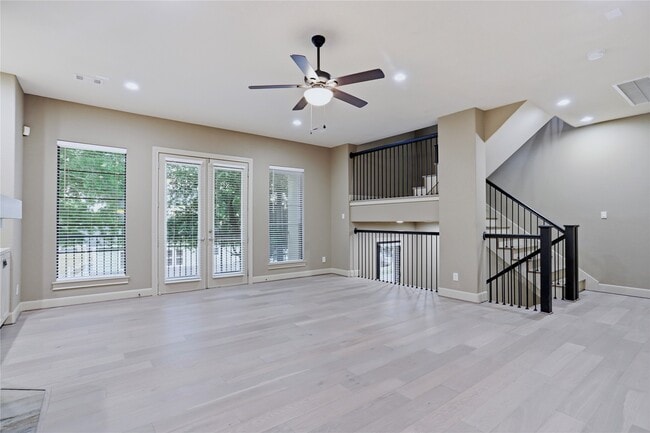 Building Photo - 1603 W 14th St