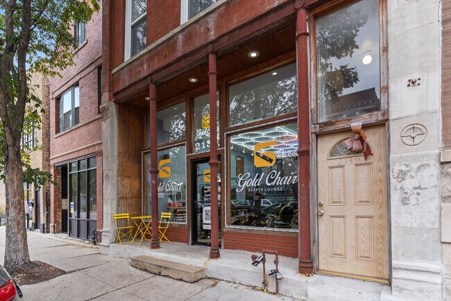 Building Photo - 2139 W Chicago Ave