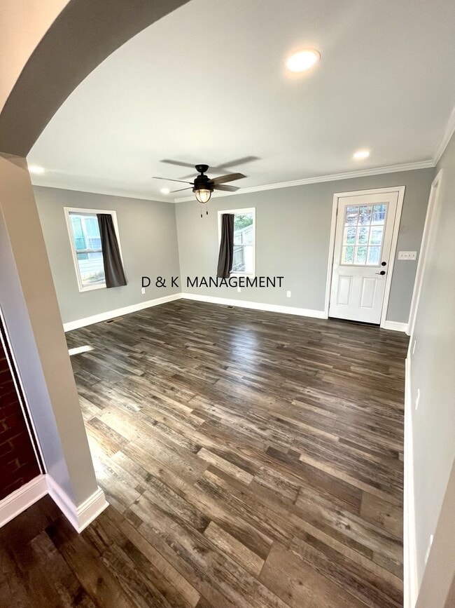Building Photo - 3 Bedroom 2 bath home in Lenoir City