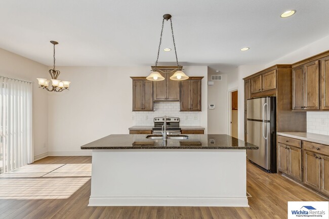 Building Photo - Andover Schools - 4 bedroom 3 bath