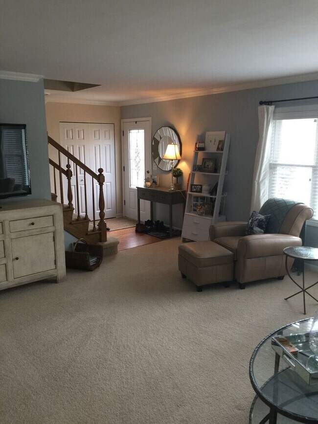 Building Photo - 1721 Shagbark Ct