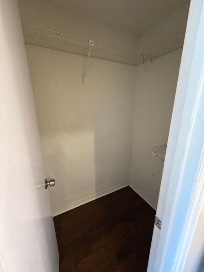 Building Photo - Section 8 Accepted on This home! TEMPROARY...