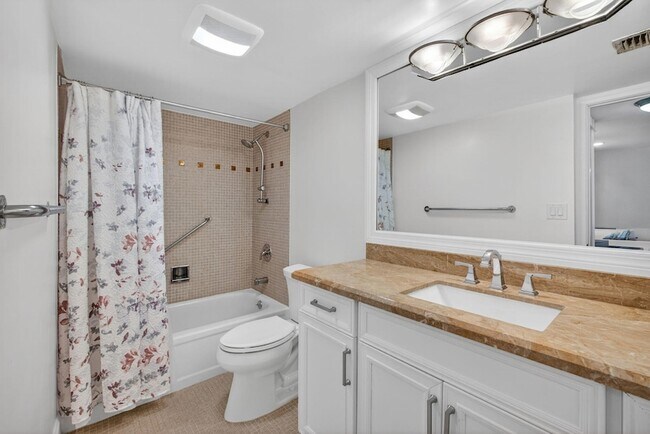 Building Photo - 4200 N Ocean Dr