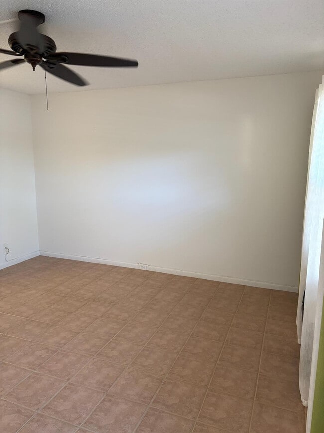 Building Photo - 61 Ashby B