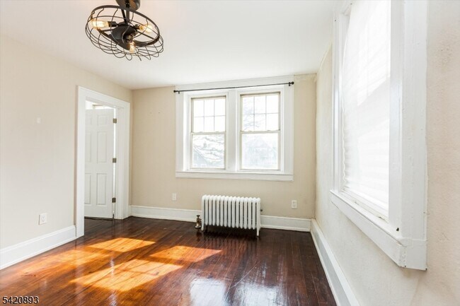 Building Photo - 43 Pleasant Way