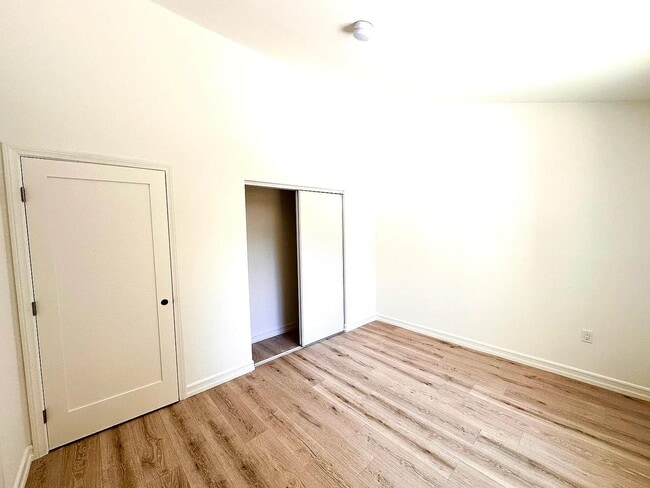 Building Photo - 1675 University Dr