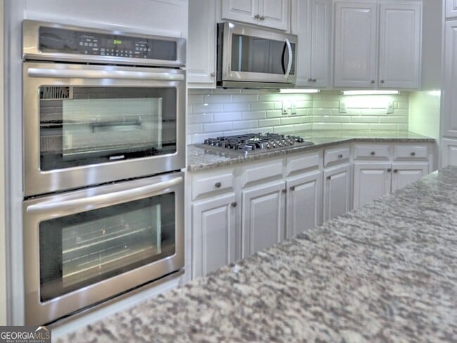 Building Photo - 3237 Waldwick Way SE