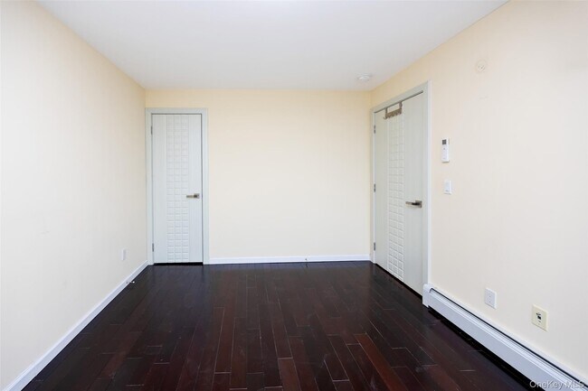 Building Photo - 7 Boulevard