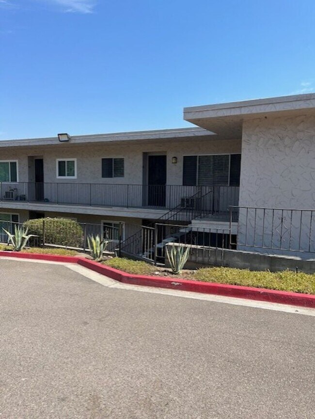 Building Photo - Move in Ready!  Available for immediate mo...