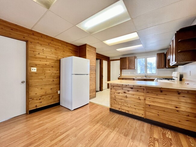 Building Photo - Two Bedroom Home in Muskegon