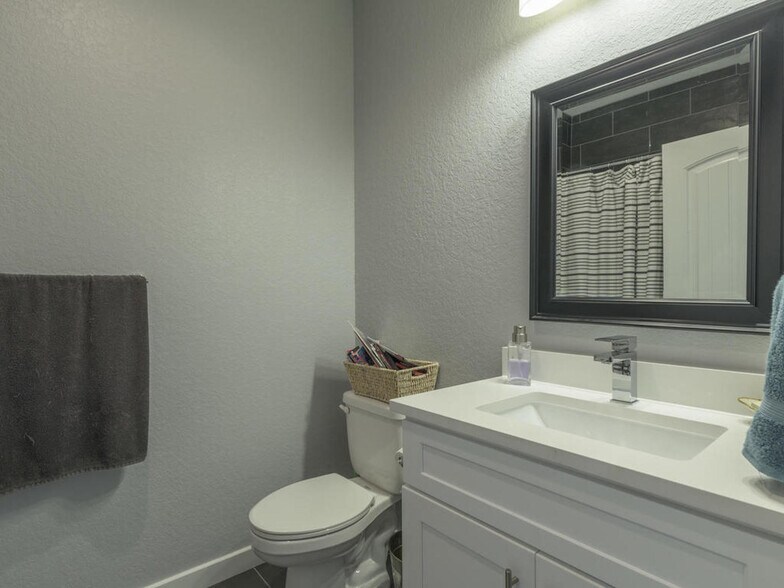 Downstairs full bath - 503 Kemp St