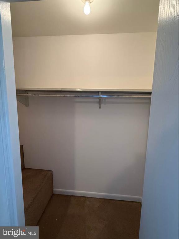 Building Photo - 1145 Pheasant Dr N