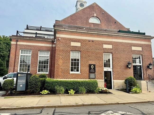 Building Photo - 6 Main St Ext