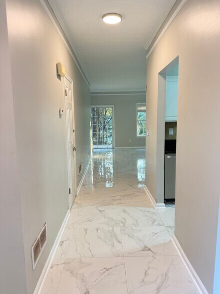 Building Photo - 323 Parc River Blvd