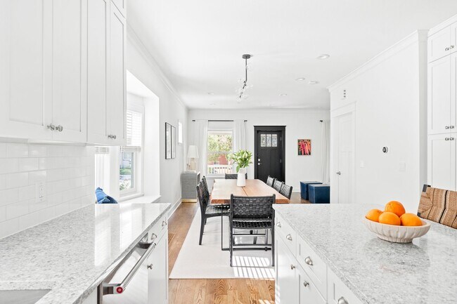 Building Photo - 3884 Osceola St
