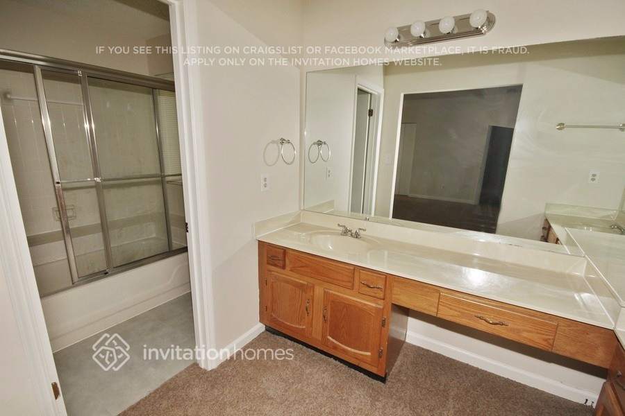 Building Photo - 950 Laurel Mill Dr