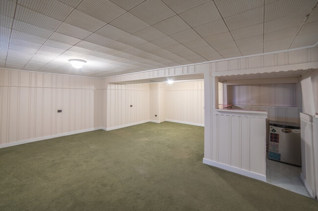 Building Photo - 4841 Lamb Dr