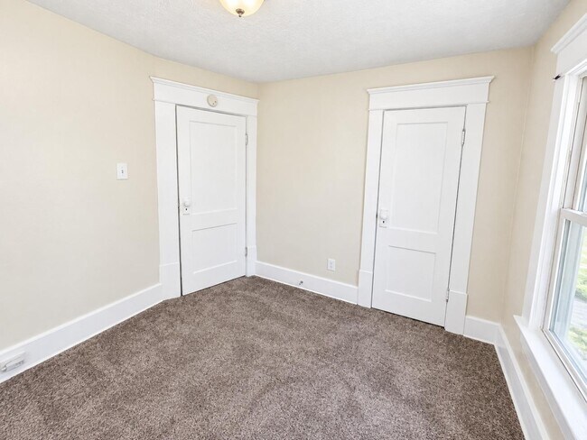 Building Photo - 905 Berwin St