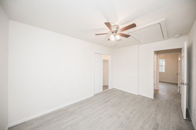 Building Photo - 5040 Mallow St