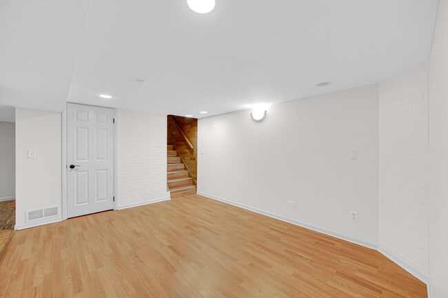 Building Photo - 2034 Oxford Ct