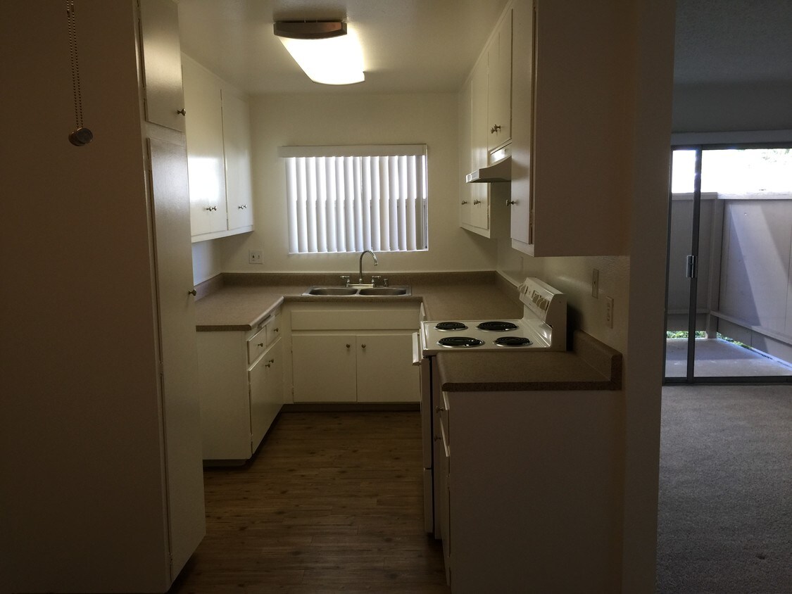 Beachwood Village Apartments Huntington Beach