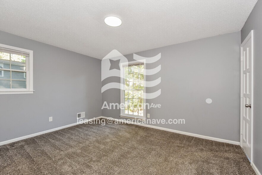 Building Photo - 630 White Falls Dr