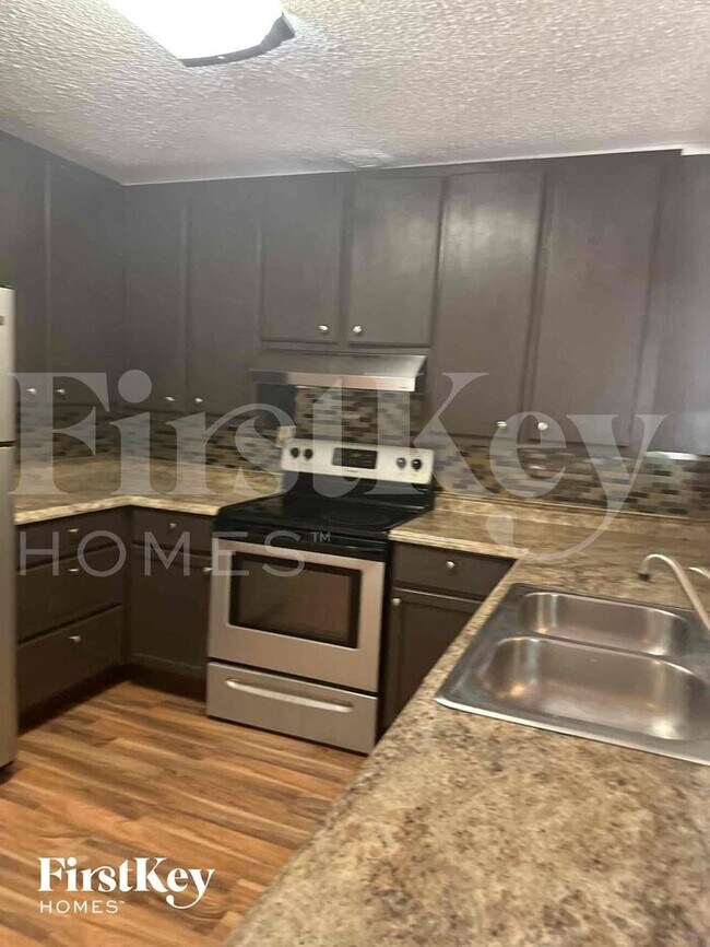 Building Photo - 1726 Hidden Acres Dr SW