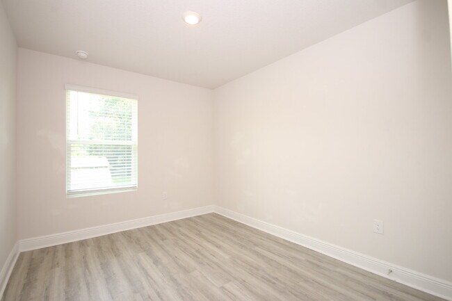 Building Photo - Pet-Friendly 3BR Townhome in Meadow Brook ...