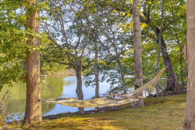 Building Photo - 1345 Long Creek Dr