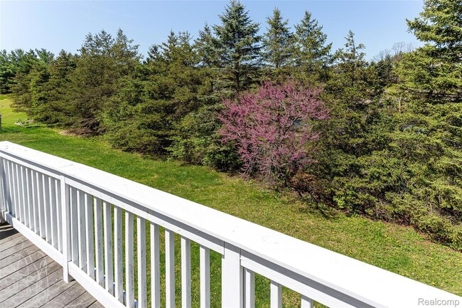 Building Photo - 1484 Chapleau Dr