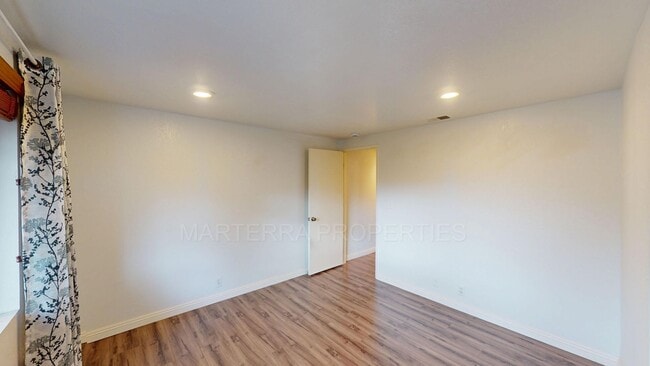 Building Photo - Beautiful 2 Bedroom Home in Costa Mesa