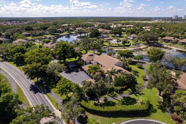 Building Photo - ** RETREAT AT NAPLES ** 3 BED / 2 BATH - C...