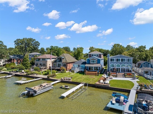 Building Photo - 2022 Willow Beach St