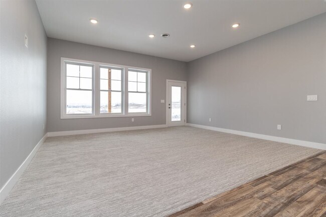 Building Photo - 805 28th St NW