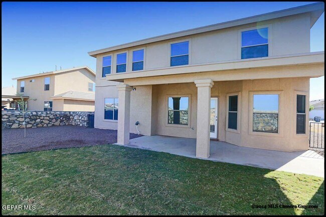 Building Photo - 1345 Fito Hernandez St