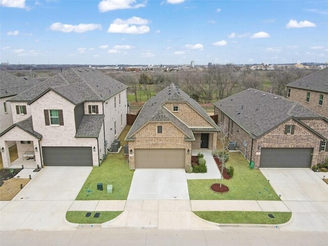 Building Photo - 713 Caroline Dr