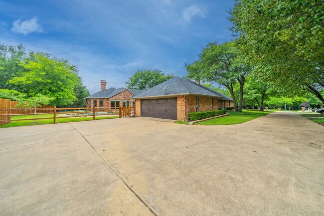 Building Photo - 11501 Custer Trail