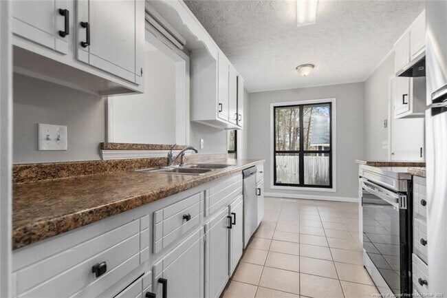 Building Photo - 7005 Pantego Dr